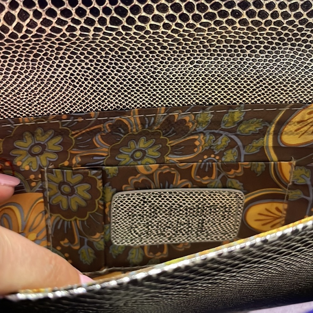 Beautiful Silver Clutch - Picture 5 of 11